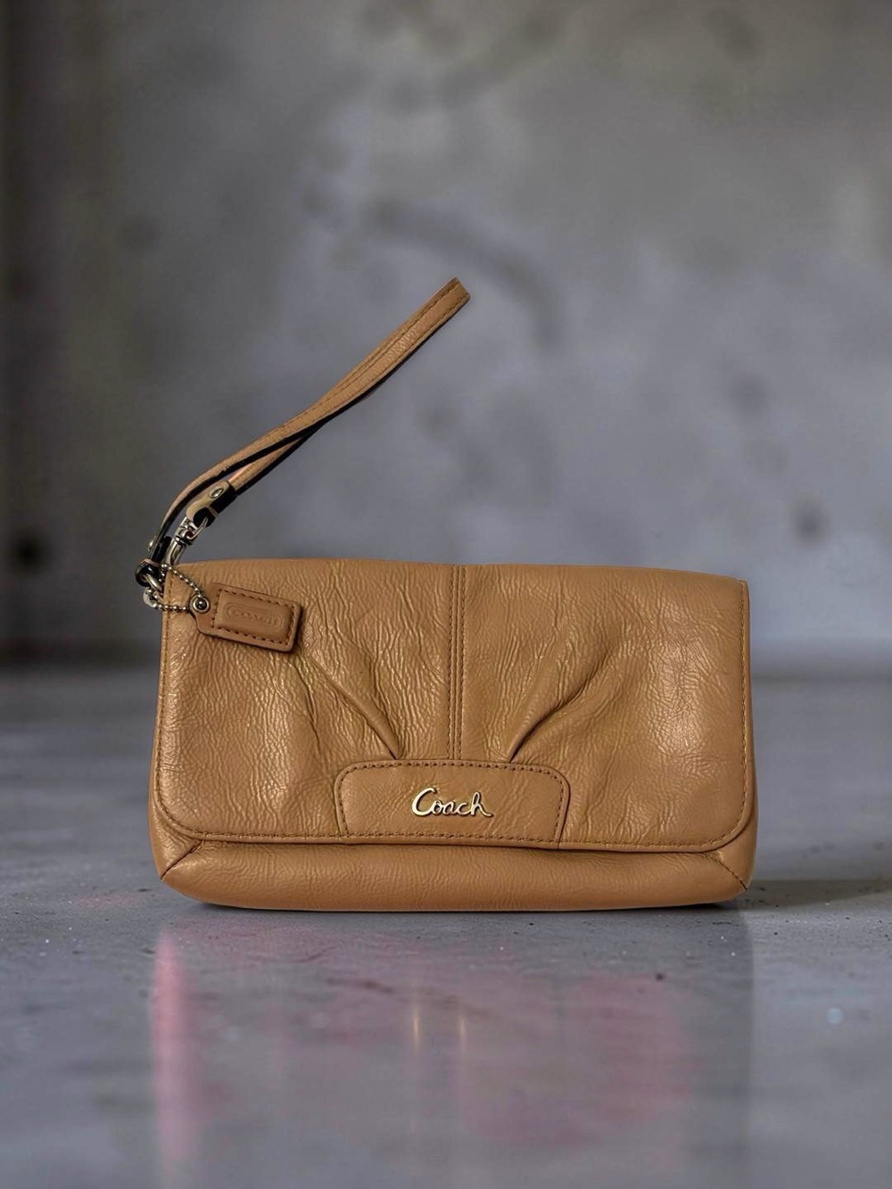 Coach Ashley Pleated Leather Organizer Wristlet Wallet Clutch Pouch Beige - Picture 9 of 9